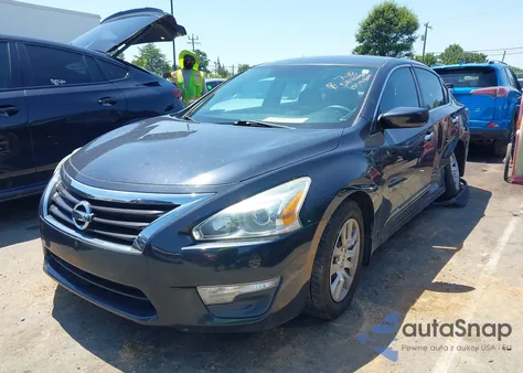 2015 Nissan Altima 2.5 S z USA, uszkodzony, nr VIN 1N4AL3AP4FN918649